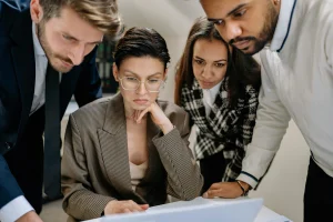 MANAJEMEN BISNIS BERBASIS DATA DAN ANALISIS