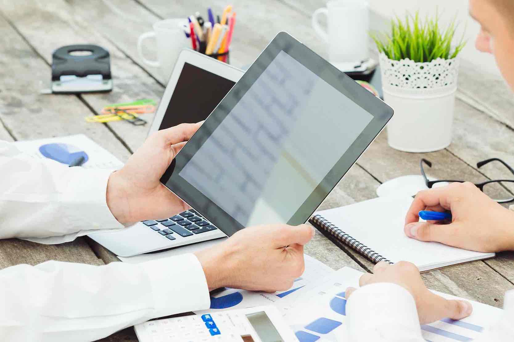 KEAMANAN DATA DI LINGKUNGAN KERJA DIGITAL