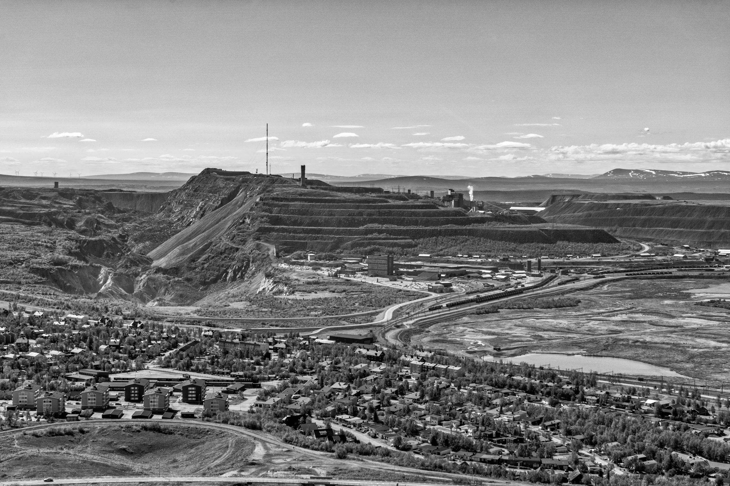 PEMETAAN GEOLOGI LAPANGAN MENGGUNAKAN TEKNOLOGI DIGITAL TINGKAT LANJUT