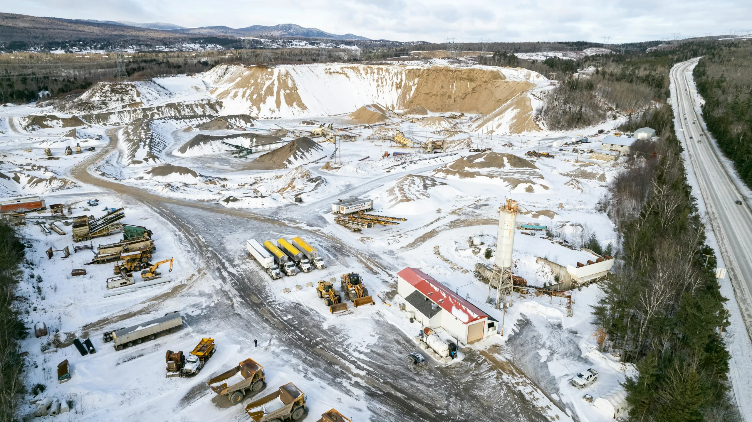 SISTEM DIGITAL PENGAMANAN OBJEK VITAL NASIONAL INDUSTRI TAMBANG