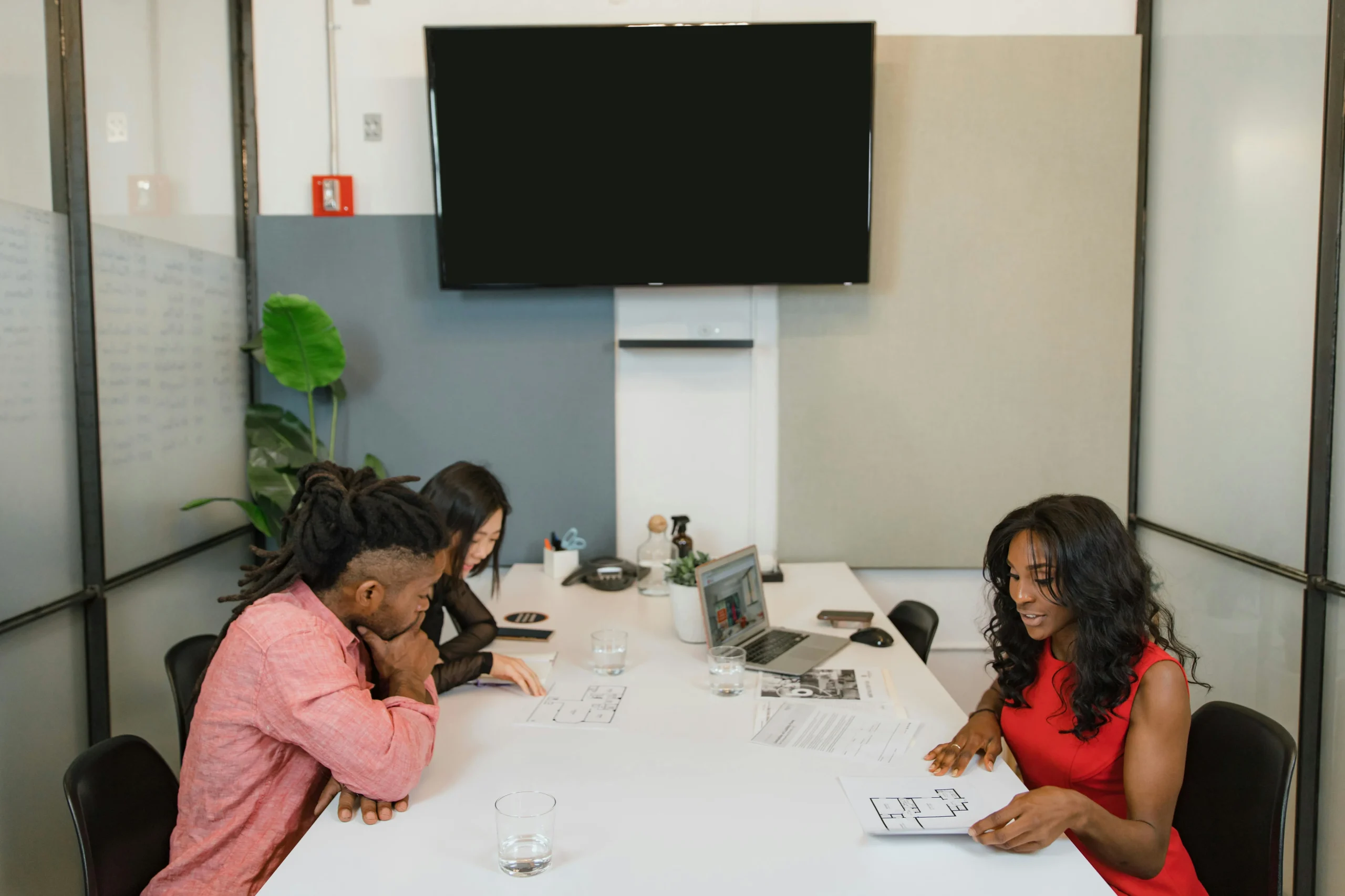 UPSKILL DIGITAL STRATEGI CERDAS MENGHADAPI PERUBAHAN TEKNOLOGI