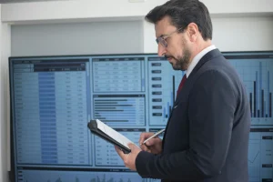 STRATEGI DIGITAL MARKETING KORPORASI BERBASIS DATA DAN AI