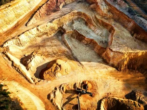 OPTIMASI GEOMETRI JALAN TAMBANG DENGAN TEKNNOLOGI DIGITAL UNTUK EFISIENSI FUEL
