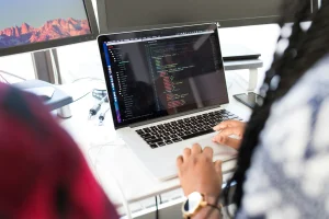 SISTEM DIGITAL MANAJEMEN DIKLAT DAN PENYUSUNAN KURIKULUM BERBASISI E-LEARNING